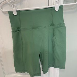 P'tula Yvette Short : 6" - Moss